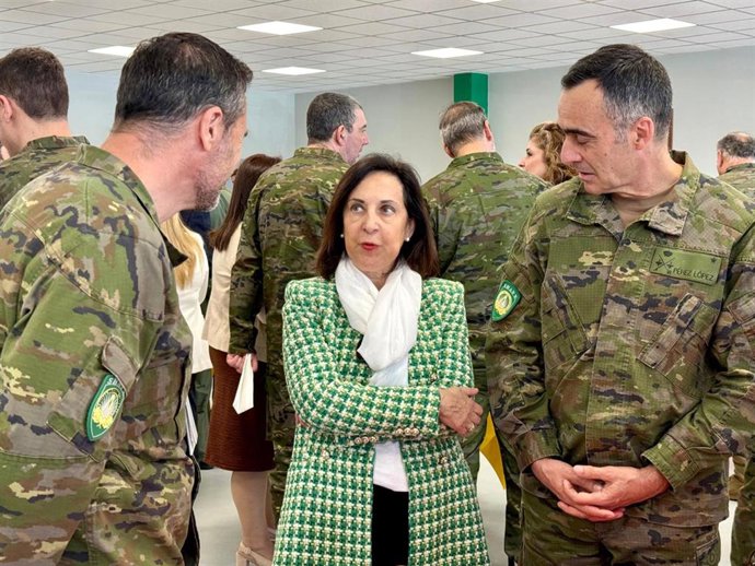 Archivo - La ministra de Defensa, Margarita Robles, durante su visita al contingente español en el Cuartel General Supremo de la OTAN, en una imagen de archivo.