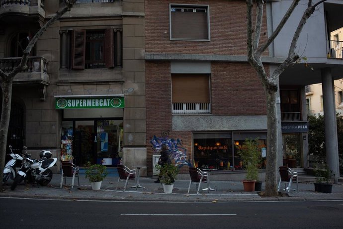 Archivo - Un supermercado 24 horas en Barcelona