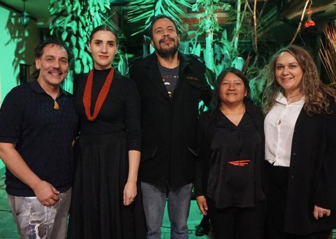 Equipo del MACA y Angelica Alomoto
