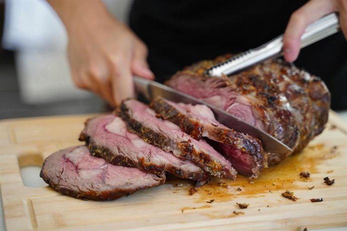 Qué significa que la carne tenga un arcoiris después de cocinarla