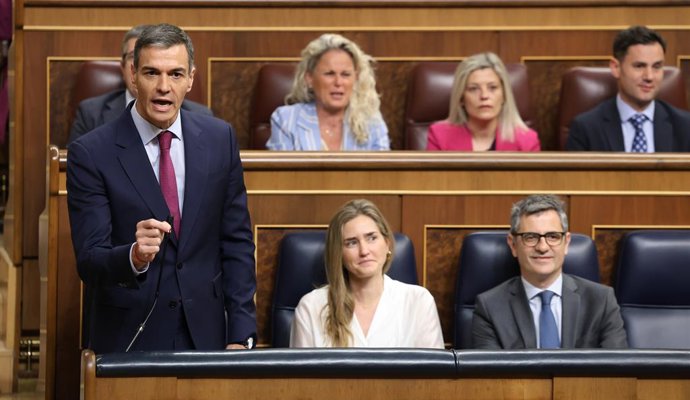 El presidente del Gobierno, Pedro Sánchez, interviene durante una sesión de control al Gobierno, en el Congreso de los Diputados, a 20 de mayo de 2026, en Madrid (España). El Gobierno se enfrenta a la primera sesión de control tras la imputación de Zapate