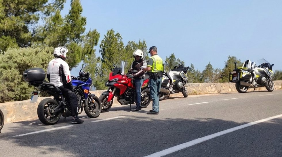 La Agrupación de Tráfico de la Guardia Civil en un dispositivo de vigilancia de motoristas