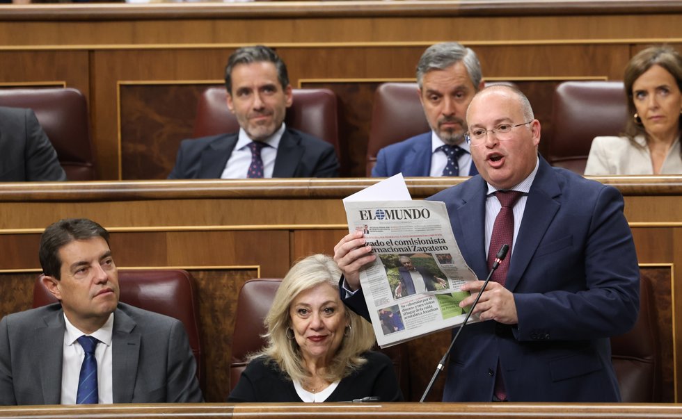 El secretario general del PP, Miguel Tellado, interviene durante una sesión de control al Gobierno, en el Congreso de los Diputados, a 20 de mayo de 2026, en Madrid (España).