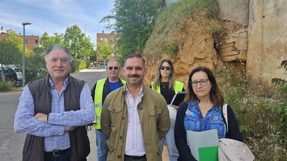 El concejal Santiago López Pomeda en la visita a las obras.
