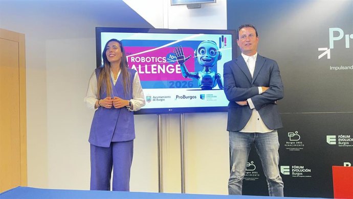 La presidenta de ProBurgos, Andrea Ballesteros, y el director de Fundación Asti, Rubén Martínez, en la presentación de la final del X 'ASTI Robotics Challenge'.