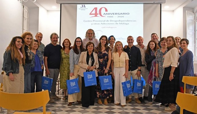 Participantes en una mesa debate sobre la prevención de adicciones en Málaga.