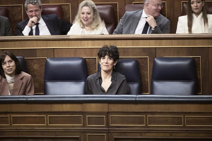 La ministra de Inclusión, Elma Saiz, durante una sesión plenaria en el Congreso, a 22 de abril de 2026, en Madrid (España).