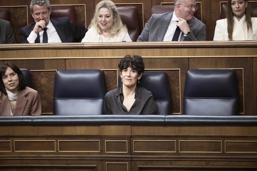 La ministra de Inclusión, Elma Saiz, durante una sesión plenaria en el Congreso, a 22 de abril de 2026, en Madrid (España).