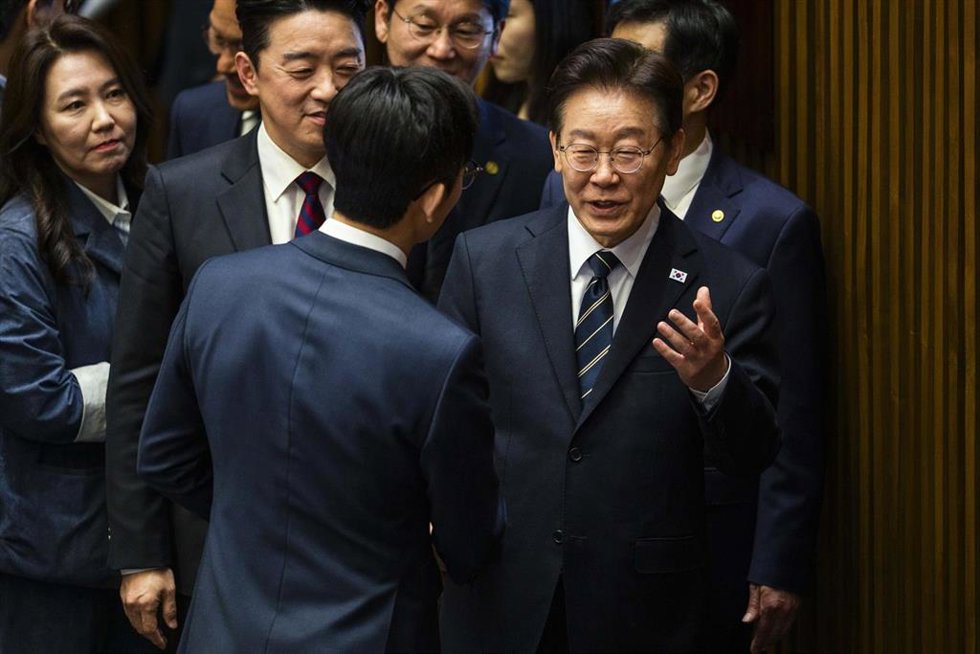 Archivo - El presidente de Corea del Sur, Lee Jae Myung, durante una sesión parlamentaria.