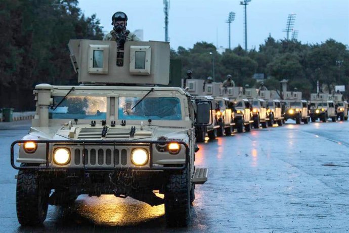 Archivo - Arquivo - Militares do Exército da Jordânia mobilizados para garantir o cumprimento das restrições decorrentes da pandemia de coronavírus em março de 2020 (arquivo)