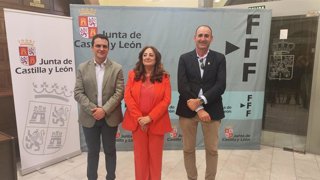 De izda a dcha, Alfredo de Pablo, Carmen Esteras y Javier Magdaleno en la inauguración del Encuentro de Educación Responsable en Soria.