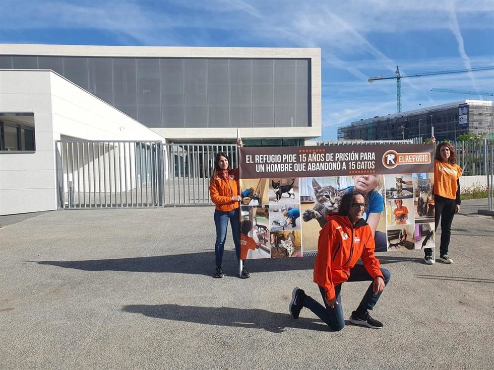 El presidente de El Refugio, Nacho Paunero, ante los juzgados de Segovia, minutos antes del inicio del juicio.