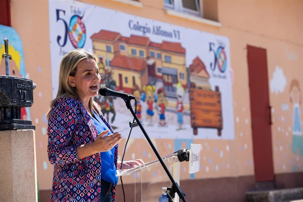 La ministra de Educación, Formación Profesional y Deportes, Milagros Tolón, en el acto del colegio Alfonso VI en Toledo.