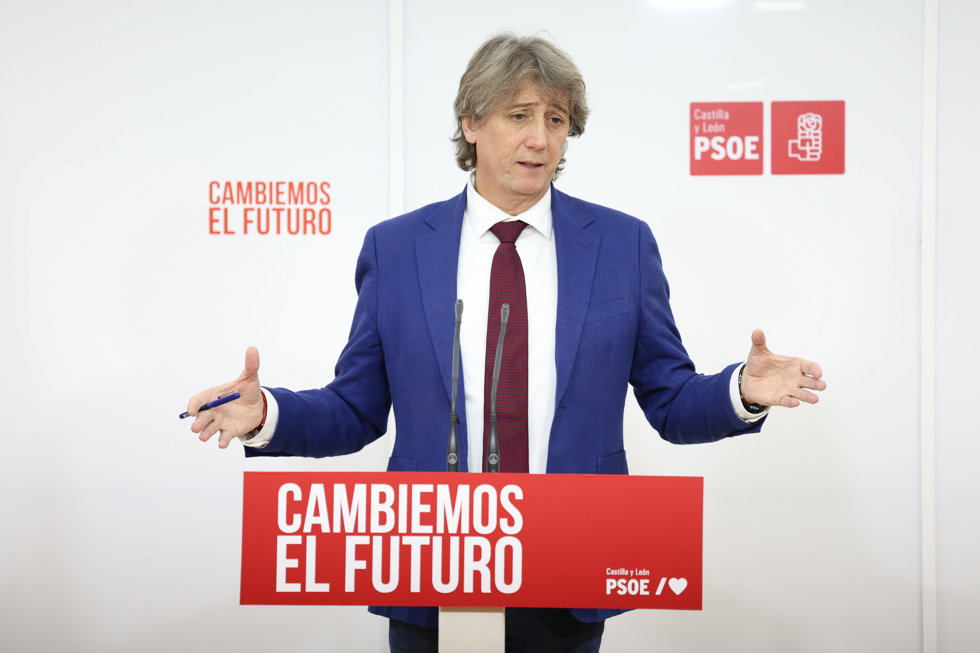 Carlos Martínez atiende a los medios en rueda de prensa en Valladolid