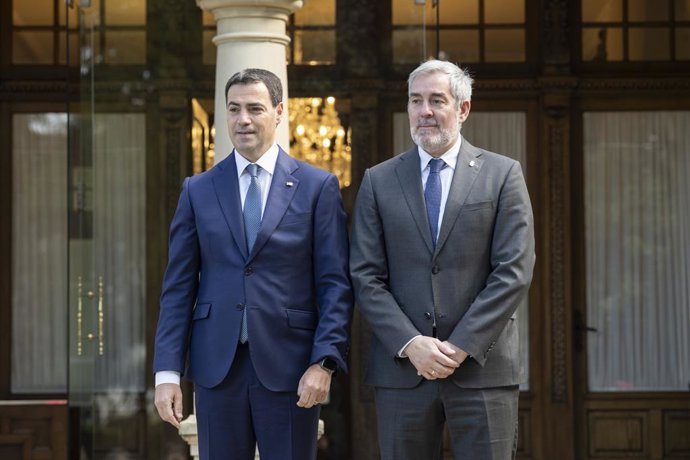 Pradales (i) ha recibido a Clavijo (d) en el Palacio de Ajuria Enea
