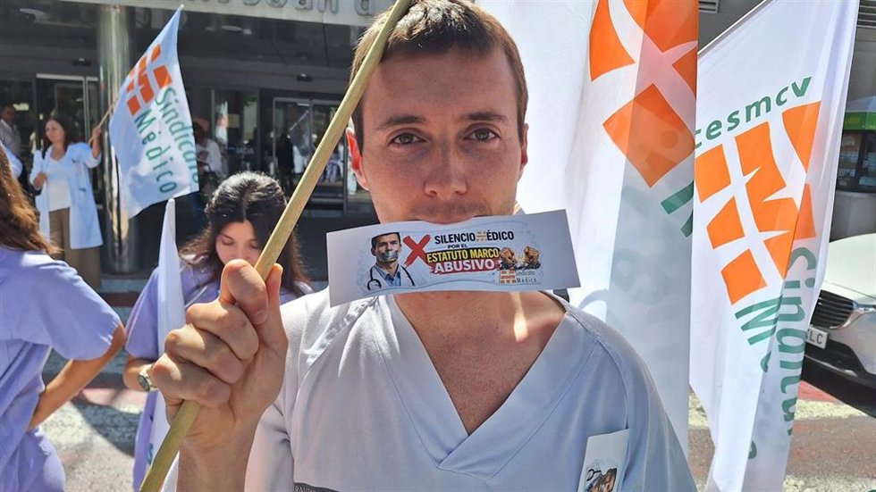 Protestas de médicos para exigir mejoras laborales y un Estatuto Marco propio