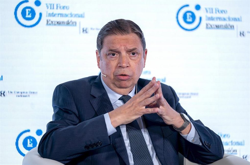 El Ministro de Agricultura, Pesca y Alimentación, Luis Planas, durante la segunda jornada del VII Foro Internacional Expansión, en el Parador de Alcalá de Henares, a 20 de mayo de 2025, en Alcalá de Henares, Madrid (España). El foro, organizado por el dia