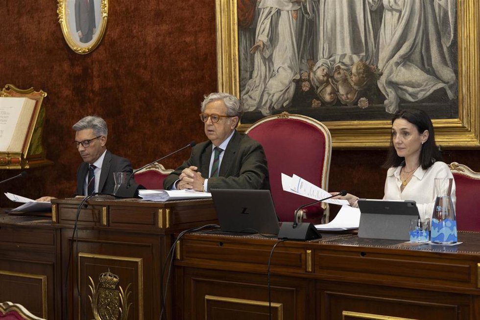 El presidente de la Diputación de Córdoba, Salvador Fuentes, durante el Pleno de mayo.