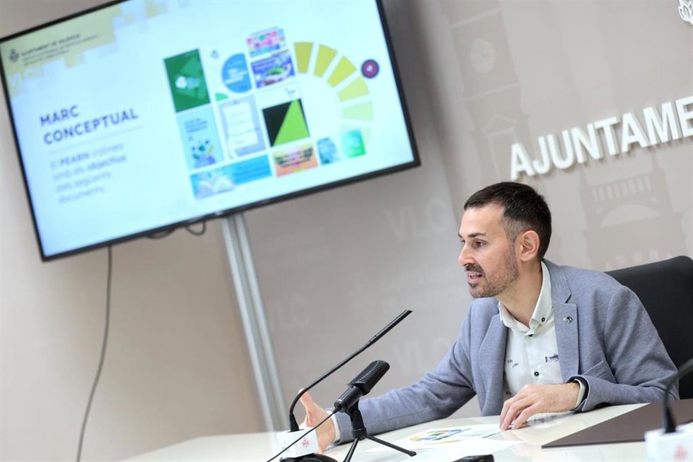 Archivo - El concejal de Compromís en el Ayuntamiento de València Sergi Campillo en una imagen de archivo. 