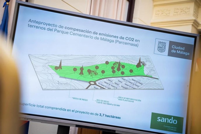 Un convenio entre Parcemasa y Sando Conservación y Energía permitirá reforestar terrenos del cementerio de San Gabriel para crear un sumidero de dióxido de carbono