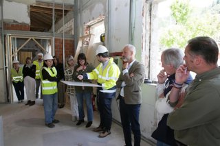 Obras de rehabilitación de las antiguas escuelas de La Serna para acoger la futura Escuela de Cocina y Gastronomía.