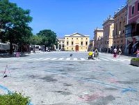 El TSJIB ordena revertir la peatonalización de la plaza des Born de Ciutadella