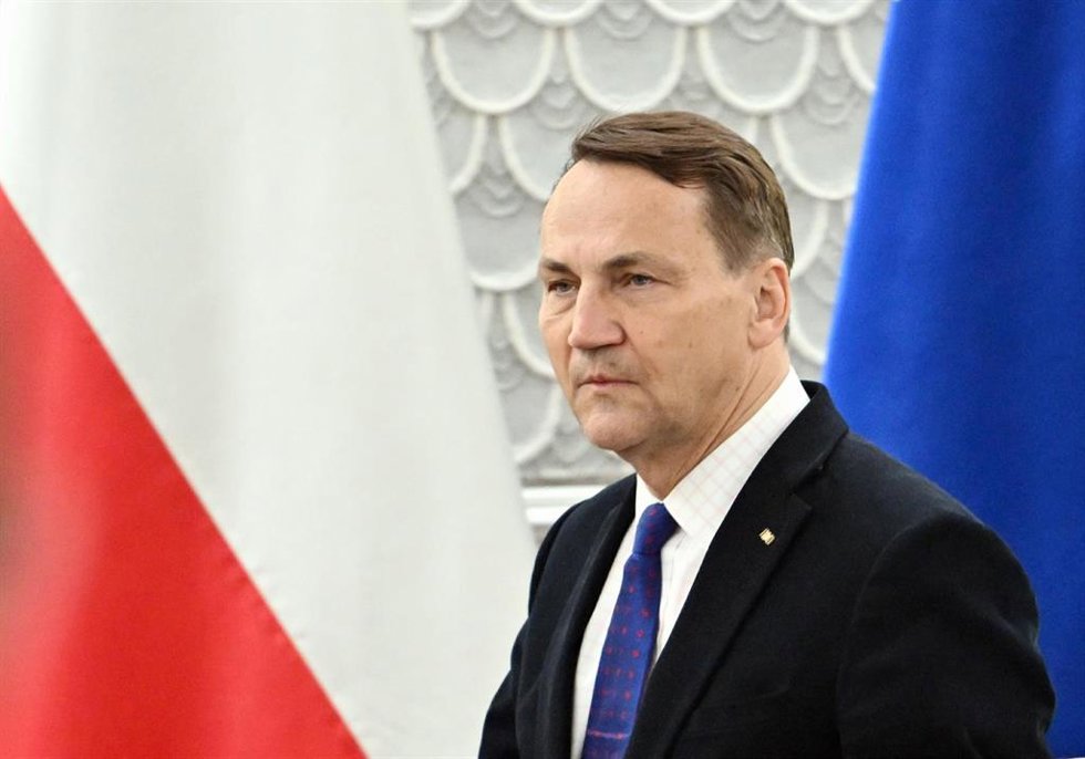 El ministro de Exteriores de Polonia, Radoslaw Sikorski, durante una reunión del gabinete polaco.