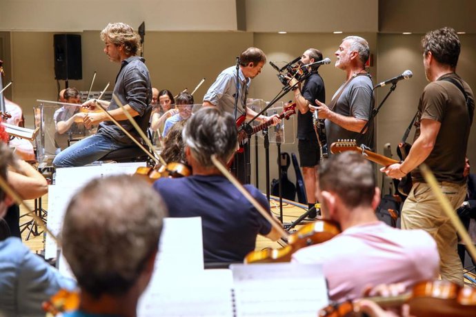 Ensayo de la OV con La Habitación Roja