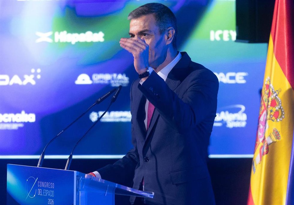 El presidente del Gobierno, Pedro Sánchez, durante el acto oficial de clausura del Congreso del Espacio 2026, en el Auditorio Mutua Madrileña 