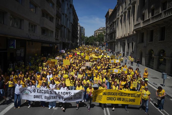 Manifestació de la comunitat educativa 