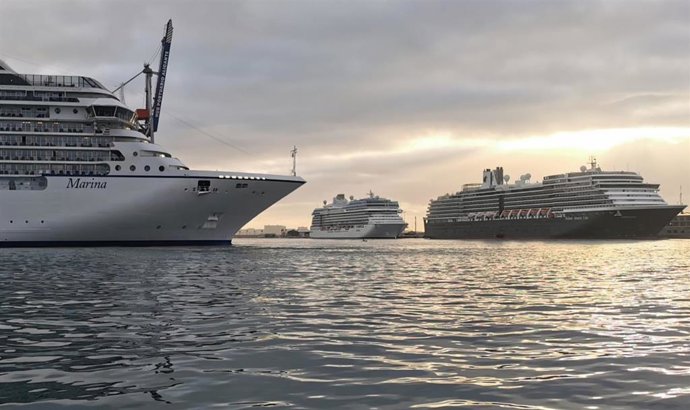 Archivo - Cruceros en el Puerto de Alicante