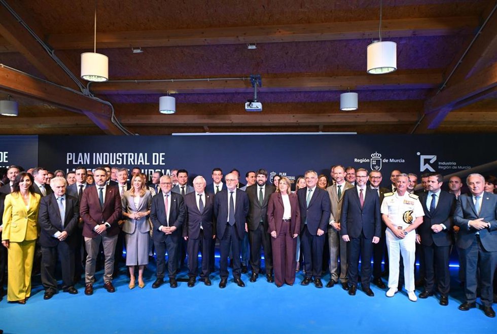 El jefe del Ejecutivo autonómico, Fernando López Miras, preside el acto de puesta en marcha del Plan Industrial de la Región de Murcia 2026-2035