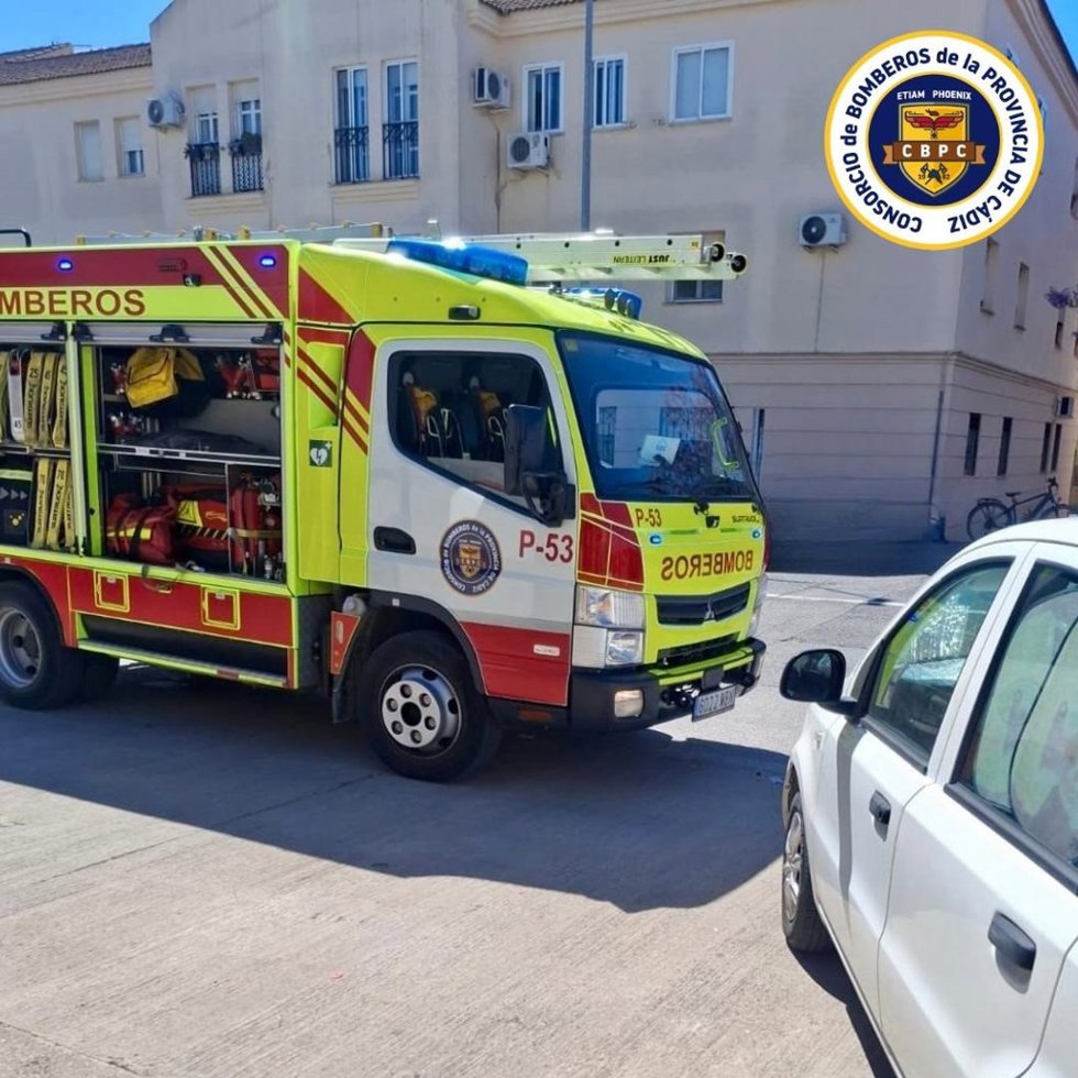Vehículos de Bomberos en un incendio en una unifamiliar de Jerez de la Frontera (Cádiz)