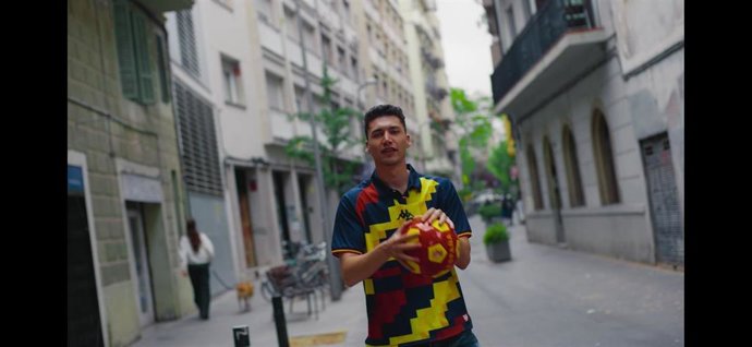 El rapero Swit Eme lanza 'Yo soy español', la canción para apoyar a 'La Roja' en el Mundial de fútbol.
