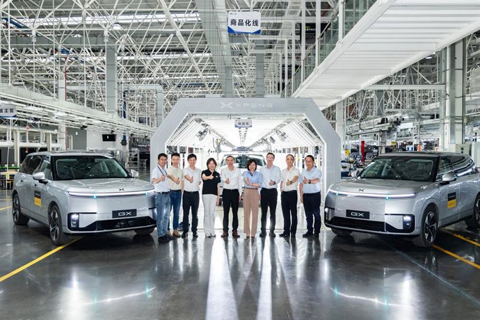 Xpeng arranca la producción en masa de su primer robotaxi en China