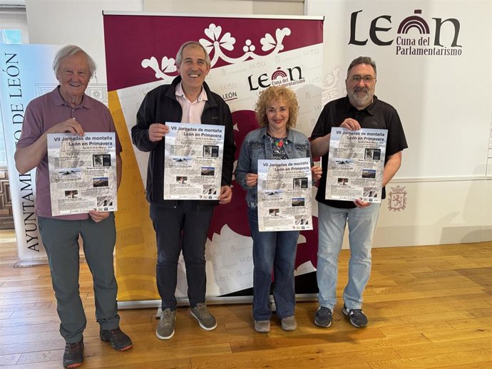 El concejal de Deportes de León, Vicente Canuria (centro izquierda), ha presentado este miércoles las VII Jornadas de la Montaña León en Primavera.