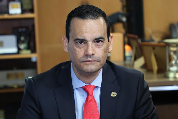 Santiago 27 de febrero 2026. El Fiscal Nacional (s), Roberto Garrido, se re ne con el Ministro de justicia por entrega de informacion de inteligencia penitenciaria recogida a partir de distintos hechos potencialmente constiitutivos de delito  y que han