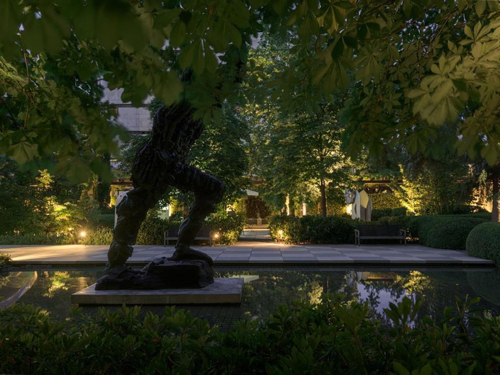 Banca March abrirá las puertas del jardín de su sede en Madrid de manera extraordinaria durante la 'Noche en Blanco (y Amarillo)', que tendrá lugar en la madrugada del 6 al 7 de junio, coincidiendo con la estancia del papa León XIV en la capital.
