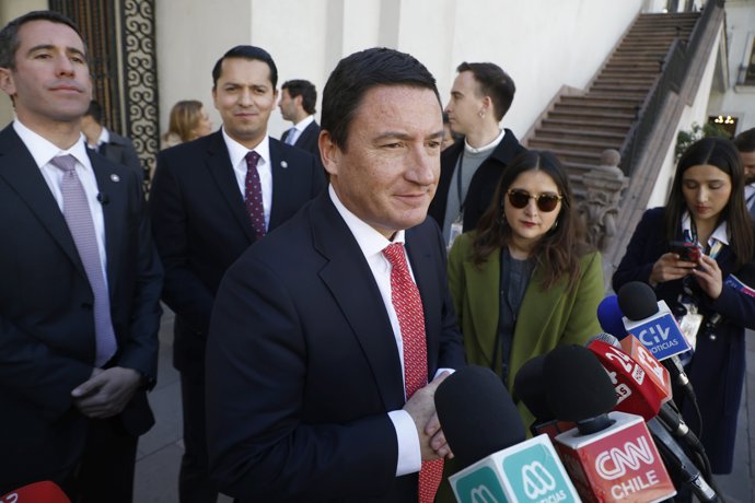 Santiago 18 de mayo 2026. El Presidente del Partido Republicano, Arturo Squella, realiza un punto de prensa en La Moneda  Dragomir Yankovic/Aton Chile