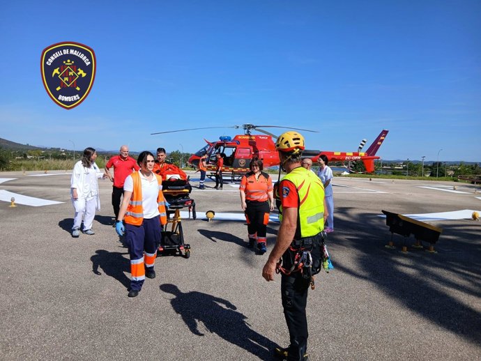 Herida una menor tras saltar desde un acantilado de unos 30 metros de altura en el Caló des Moro