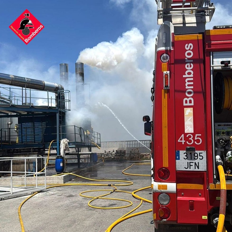 Incendio de una nave textil en Villena