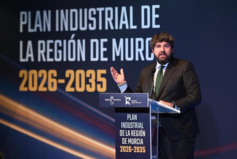 El presidente del Gobierno regional, Fernando López Miras, durante su intervención en la presentación del Plan Industrial