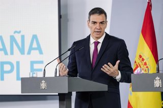 El presidente del Gobierno, Pedro Sánchez durante una rueda de prensa junto al director general de la Organización Mundial de la Salud (OMS), Tedros Adhanom, en el Palacio de la Moncloa, a 12 de mayo de 2026, en Madrid (España). El encuentro tiene el obje