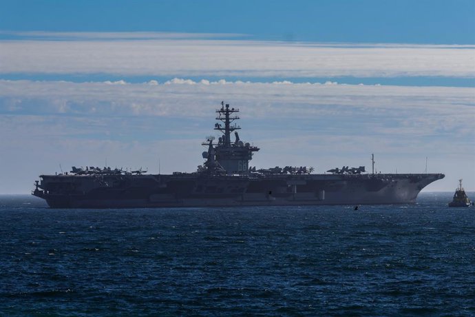 Archivo - Arquivo - 19 de abril de 2026, Valparaíso, Chile: Imagem do porta-aviões norte-americano USS Nimitz em movimento. O porta-aviões norte-americano USS Nimitz encontra-se em Valparaíso para realizar exercícios com a Marinha chilena, na cidade de Va