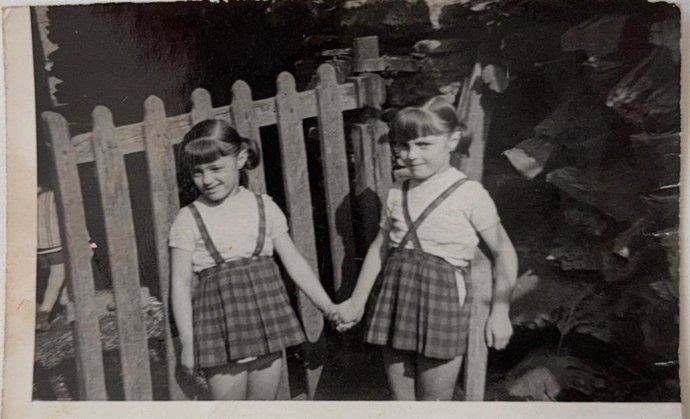 Las gemelas trasplantadas de Sant Pau en 1976.
