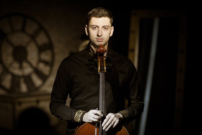 Archivo - La Sala Argenta recibe el jueves al violonchelista Narek Hakhnazaryan y la Wiener Kammerorchester