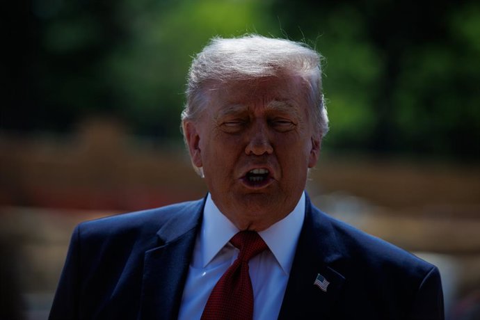 19 de maio de 2026, Washington, Distrito de Columbia, EUA: O presidente dos Estados Unidos, Donald J. Trump, fala à imprensa sobre a nova Ala Leste ao lado do canteiro de obras da Casa Branca, em Washington, DC, EUA, na terça-feira, 19 de maio de 2026