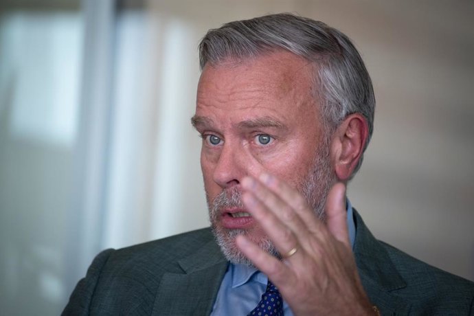 El expresidente del Comité Militar de la OTAN, el almirante Rob Bauer, durante una entrevista para Europa Press, a 19 de mayo de 2026, en Madrid (España).