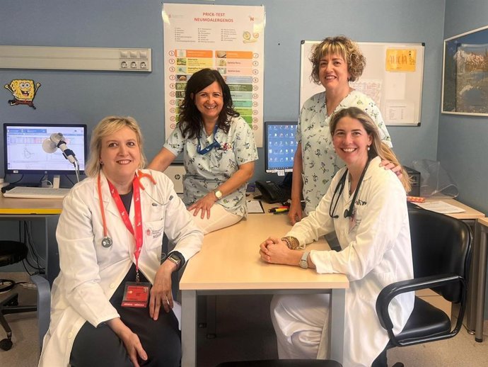 Equipo de neumopediatria: (de izqda. A dcha.): la Dra. Natividad Viguria, las enfermeras Carmen Ponce y Alicia Campion y la Dra. Laura Moreno.