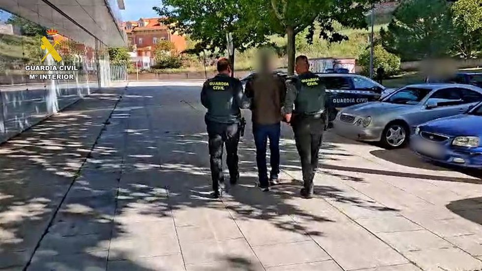 Detención del fugitivo.